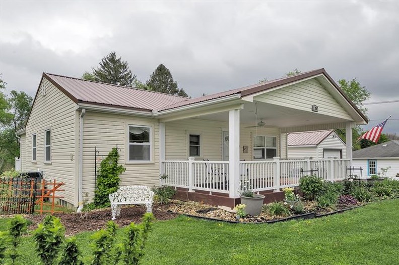 129 Skyline Dr, Beaver Falls, PA 15010