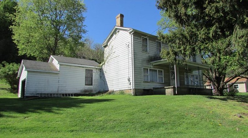 421 Market St, Georgetown, PA 15043