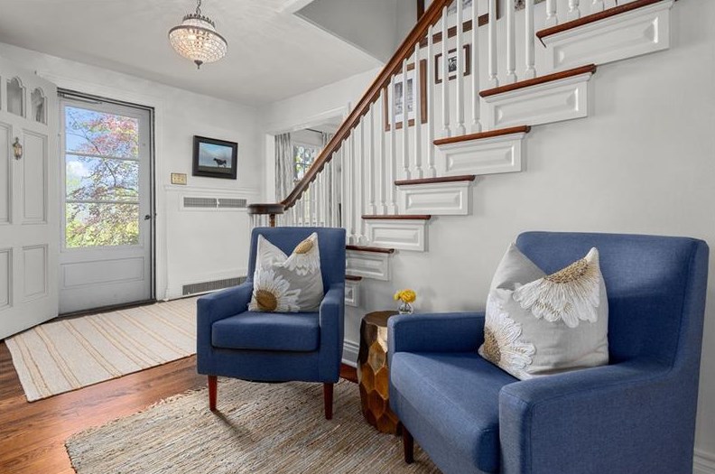 22 Priscilla Ln, Collier Township, PA 15106-1024