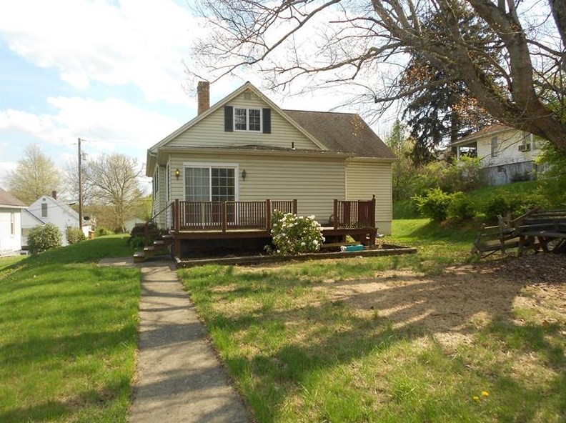 797 Crawford Rd East, Fredericktown, PA 15333