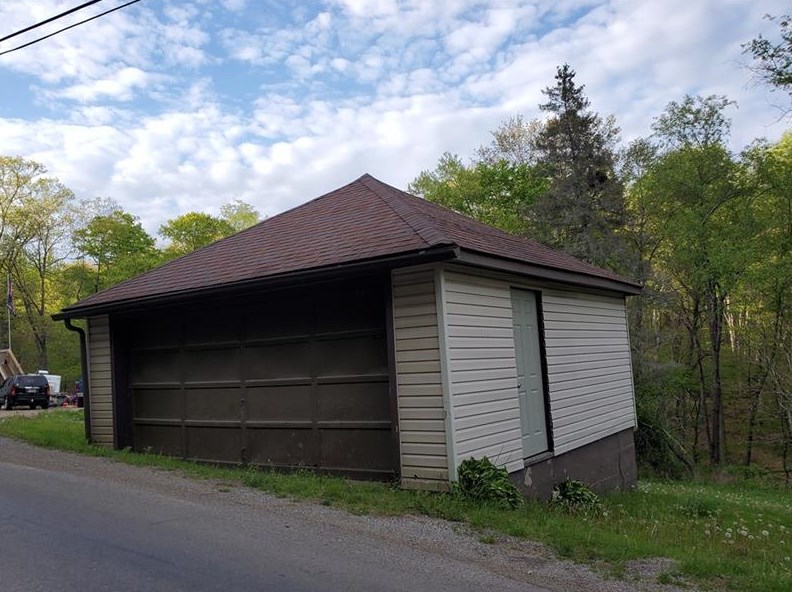 340 Queenstown Rd, Karns City, PA 16041