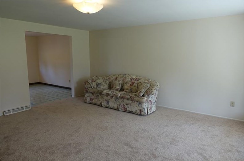 108 Elizabeth Dr, Butler, PA 16001-2734