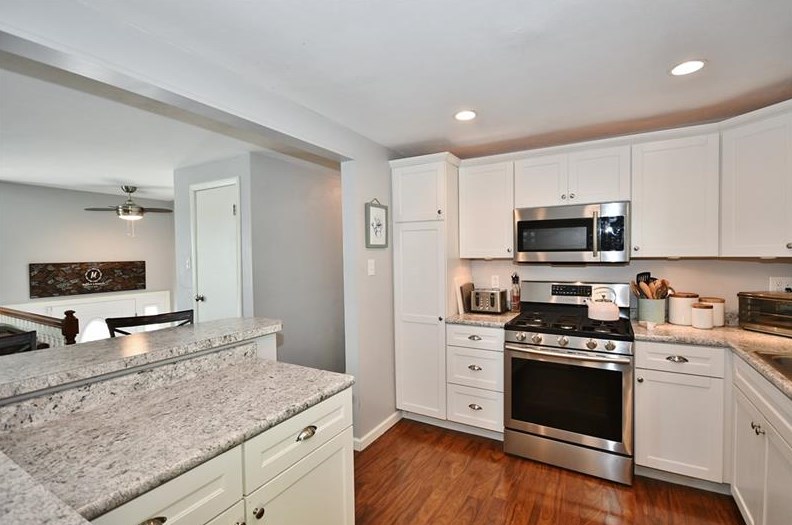 1397 Pennsylvania Ave, Bridgeville PA  15017-2670 exterior