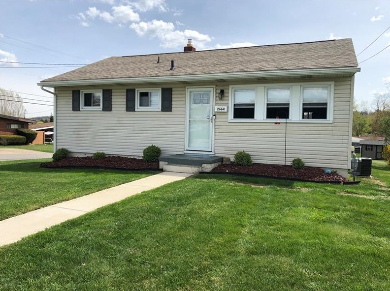 2664 Virginia Dr, New Kensington, PA 15068
