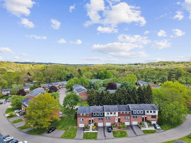 4408 Laurel Oak Dr, Allison Park, PA 15101