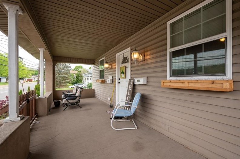904 Penn Ave, New Brighton, PA 15066