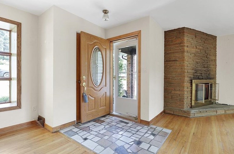 2529 Applegate Ave, Bethel Park, PA 15102-2701