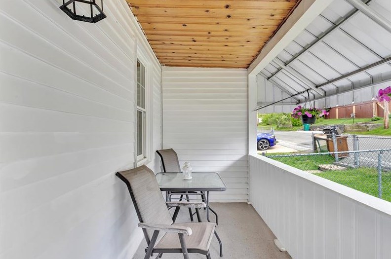 81 Campbell Ave South, Cuddy, PA 15031