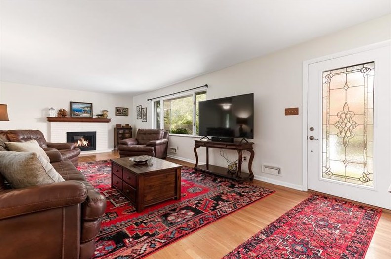233 Bradford Rd, Bradfordwoods, PA 15015