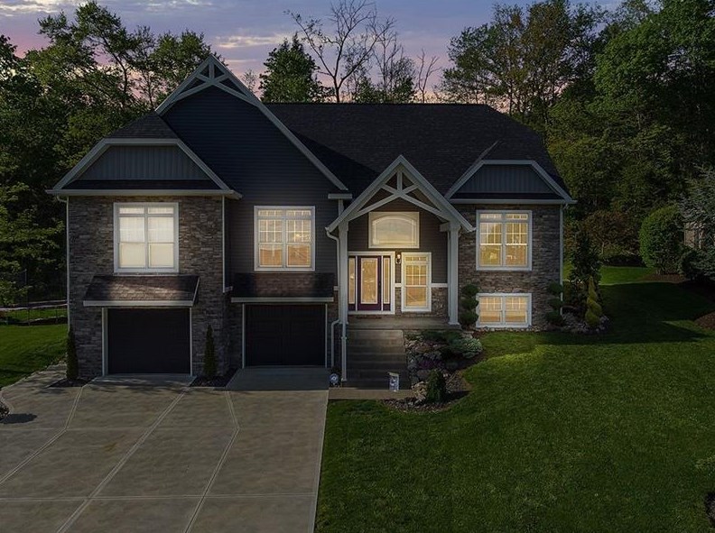 10031 Edgewood Ct, North Huntingdon PA  15642-5529 exterior