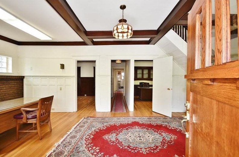 11 College St, Washington, PA 15301-4821