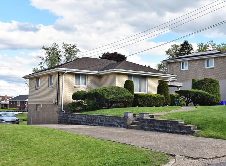 4819 Aspen St, Whitaker, PA 15120
