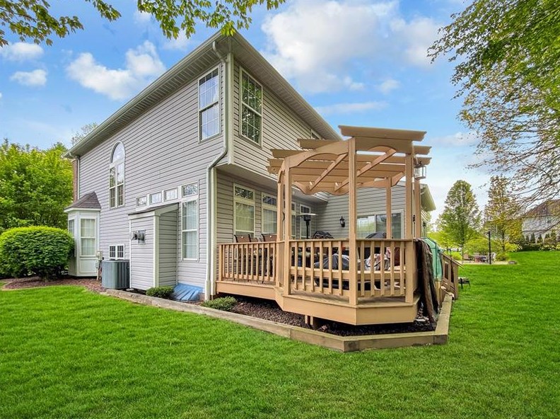 106 Neshannock Trails Dr, New Castle, PA 16105
