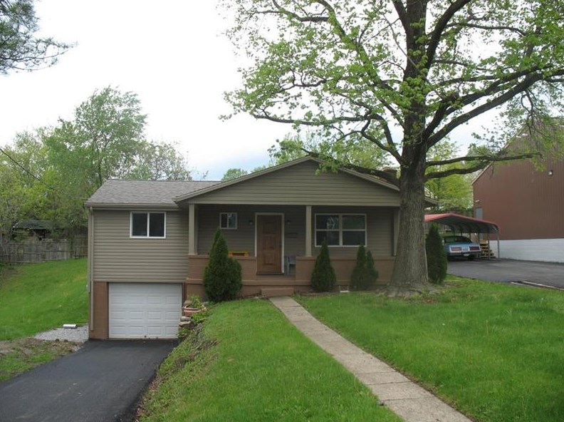422 Gibson Ave, South Connellsville, PA 15425-2717