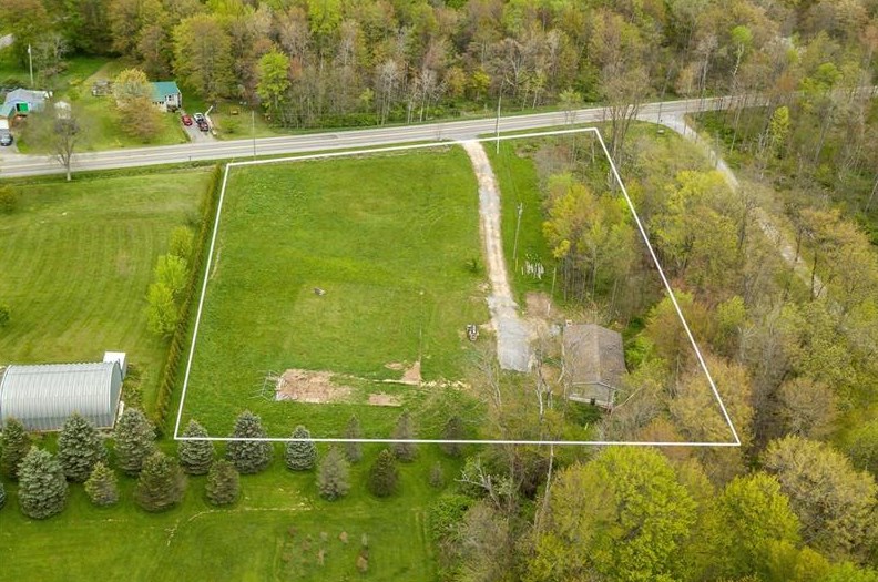 1380 Barkeyville Rd, Grove City, PA 16127