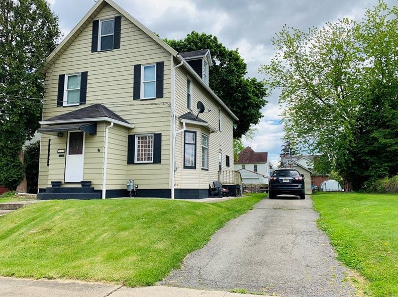 414 E Fairmont, New Castle, PA 16105