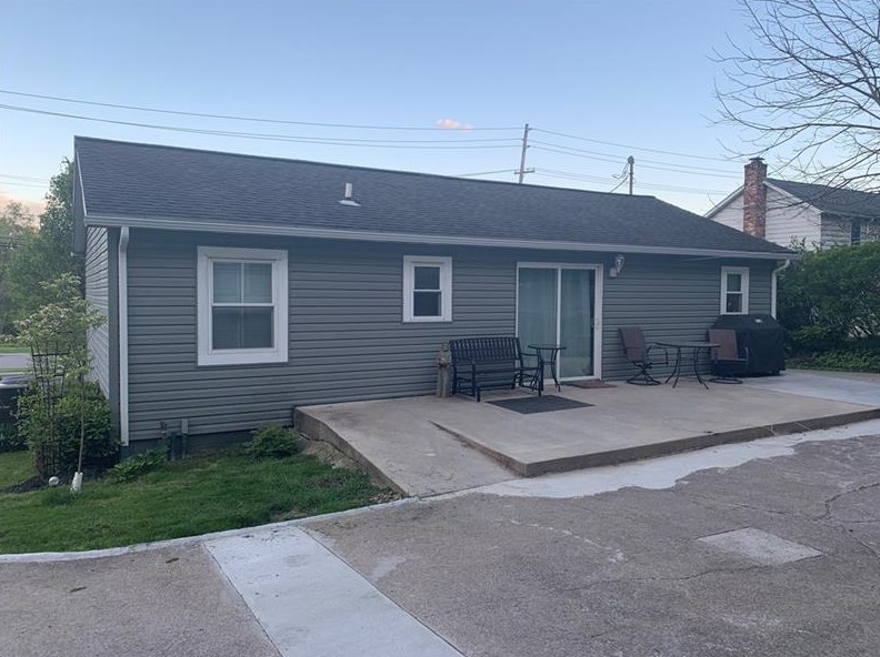 218 New Castle St, Slippery Rock, PA 16057