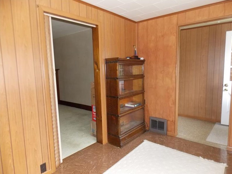 2009 Nippert Ave, Beaver Falls, PA 15010