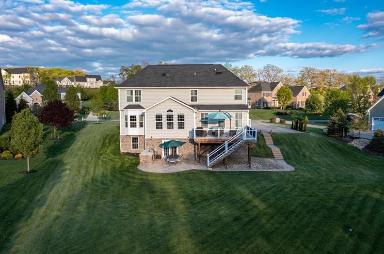 113 Trapp Rock Ln, Seven Fields, PA 16046-3143