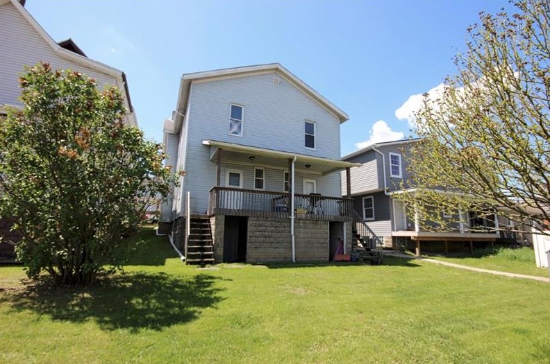 311 3rd St, North Huntingdon, PA 15642-3555