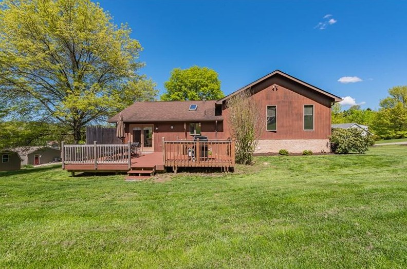 1023 Cranbury Ln, Greensburg, PA 15601-1139