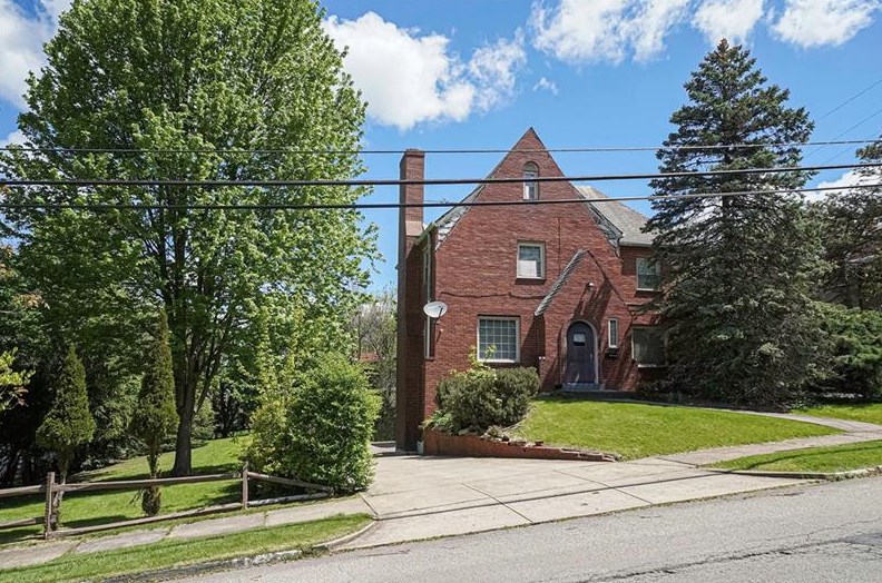 425 Wheeling St, Washington, PA 15301-3659
