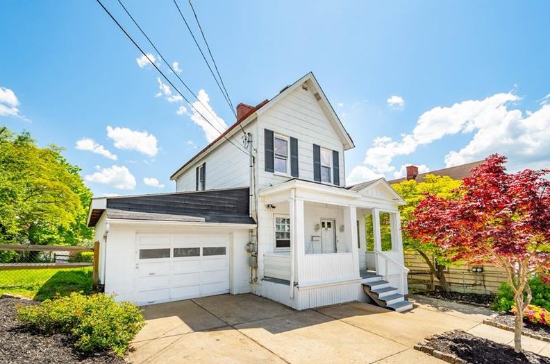 531 Bluff St, Collier Township, PA 15106