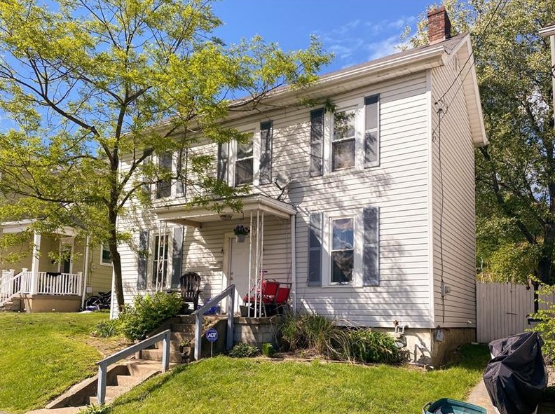 612 Lincoln St East, Rochester, PA 15074