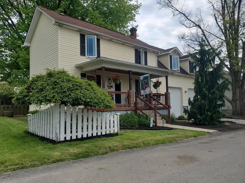 106 Thomas St, Jeannette, PA 15644