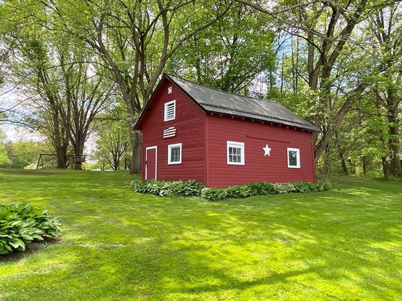 1022 Center Church Rd, New Castle, PA 16101-6312