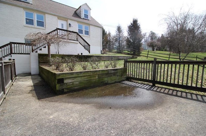 516 Dorseyville Rd, Pittsburgh, PA 15238
