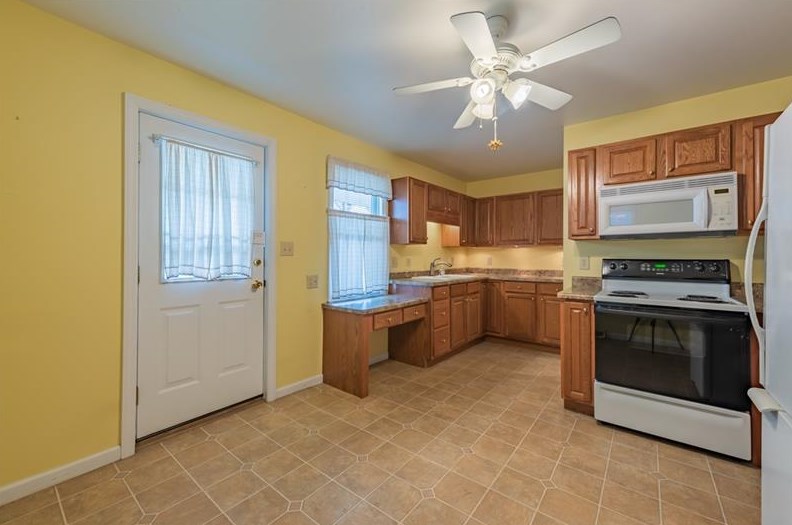 805 Mckean Ave, North Charleroi, PA 15022