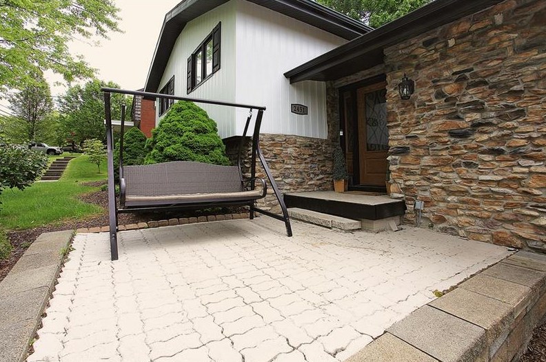 2451 Saunders Station Rd, Monroeville, PA 15146-4451