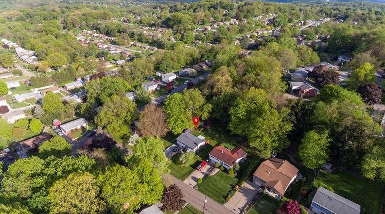 403 Pin Oak Dr, Glenshaw, PA 15116