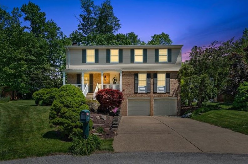 10 Heritage Ln, Trafford, PA 15085