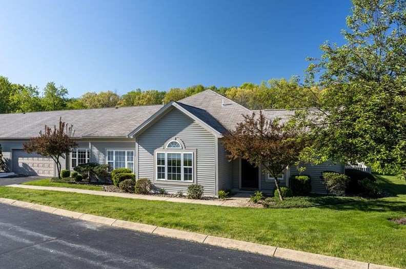 582 Monroe Blvd, Freedom, PA 15042-2840
