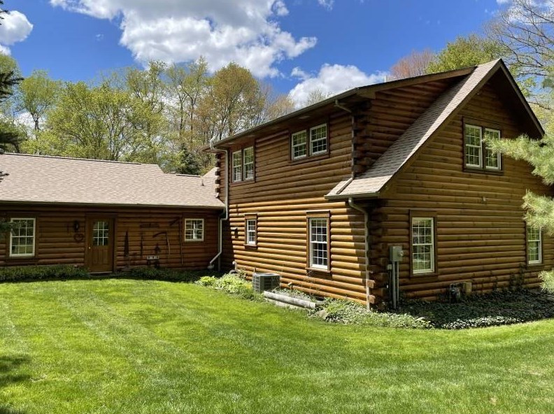 221 Itawambi Trl, Mercer PA  16137-9320 exterior