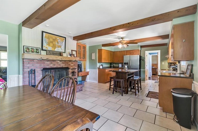 109 James Dr, Ellwood City, PA 16117-4919