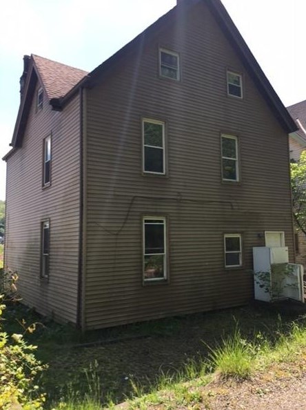 128 Card Ave, Wall, PA 15148