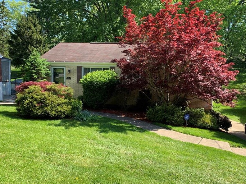 951 Logan Rd, Bethel Park, PA 15102-2461