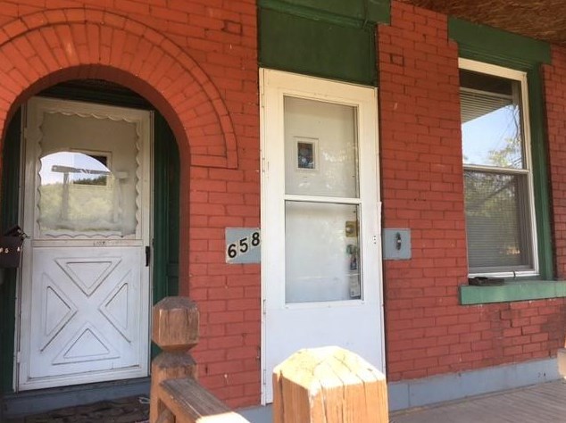 658 Middle Ave, Wall, PA 15148