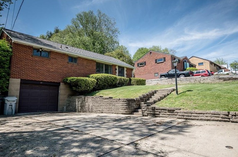 119 Elmwood Dr, Glenshaw, PA 15116