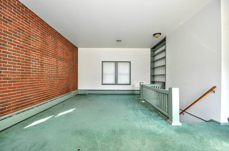 226 Lookout Ave, North Charleroi, PA 15022