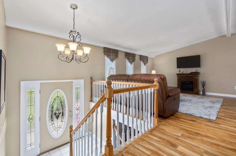 1208 Woodhill Dr, Gibsonia, PA 15044