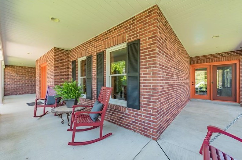 1551 Rosewood Cir, North Huntingdon, PA 15642-2293