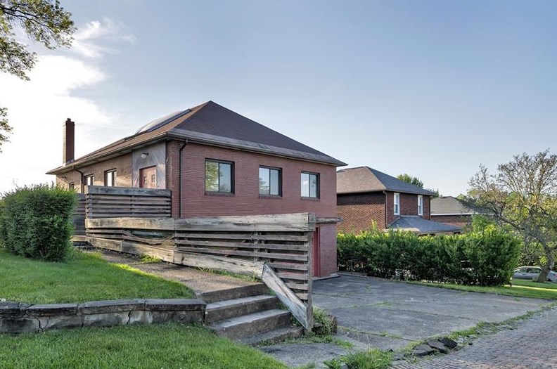 322 Arlington Ave, North Versailles, PA 15137-1911