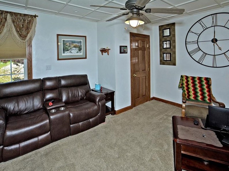 319 Main St, Vanderbilt, PA 15486