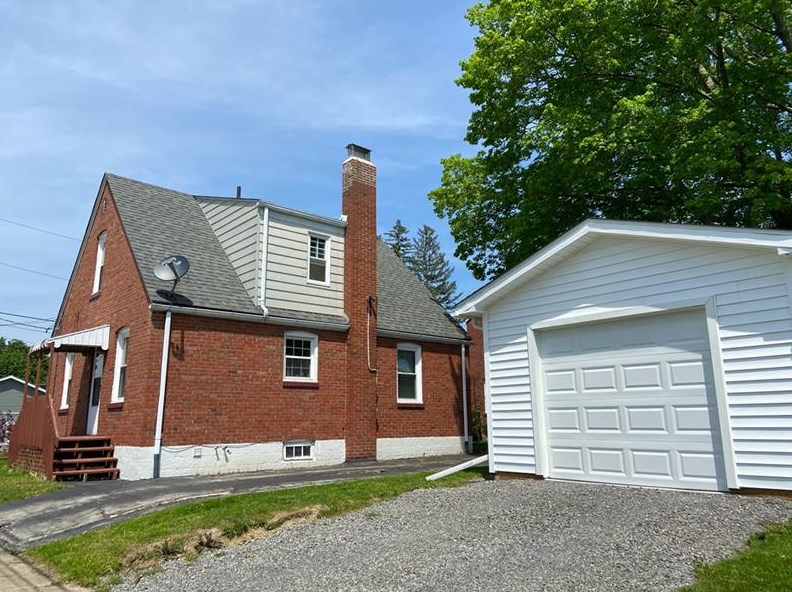 404 Opre Ave, Grove City, PA 16127