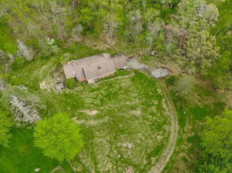 456 Maitland Ln, New Castle, PA 16105-1418