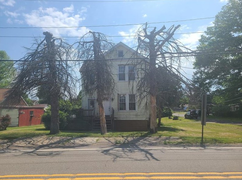 817 Pike St, Houston, PA 15342-1342